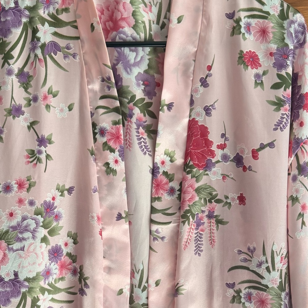 Amazon Pink Floral Satin Kimono - Picture 14 of 15